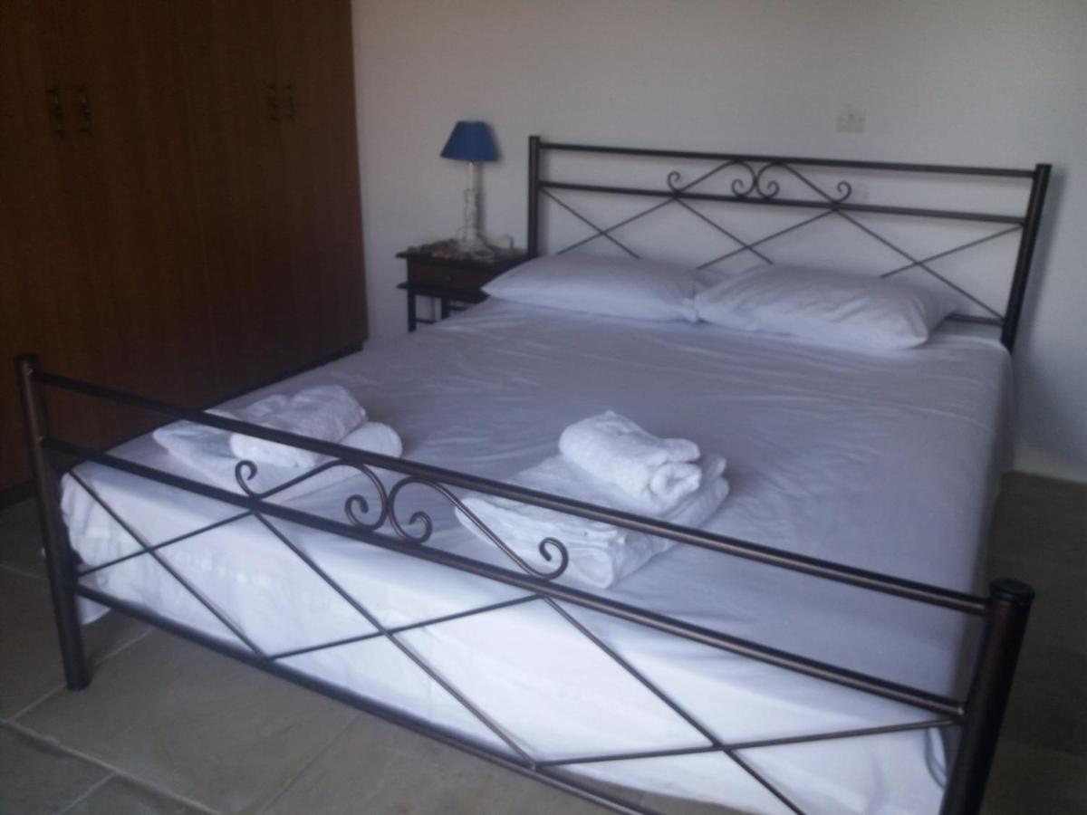 Georgia'S House Bed & Breakfast Fyti Eksteriør bilde