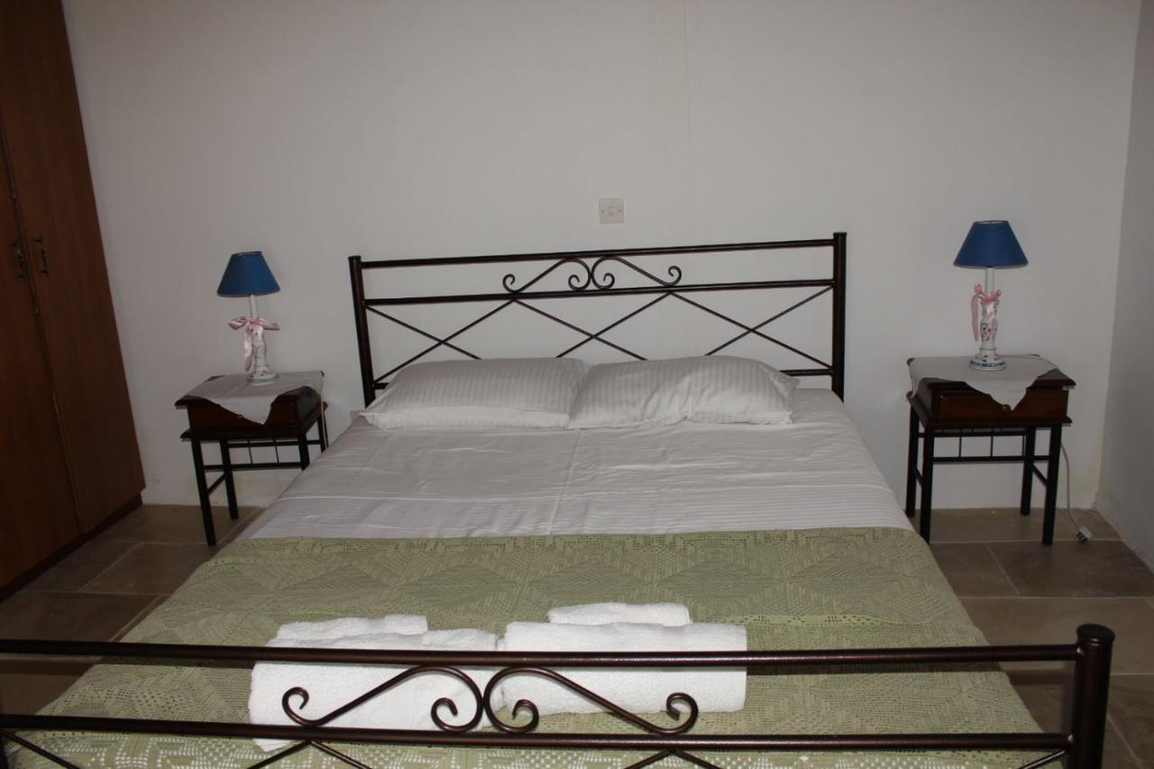Georgia'S House Bed & Breakfast Fyti Eksteriør bilde